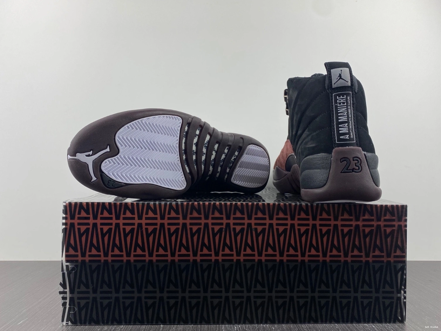 - 12 DV6989-001 Black Maniére A Ma Jordan Retro 0501